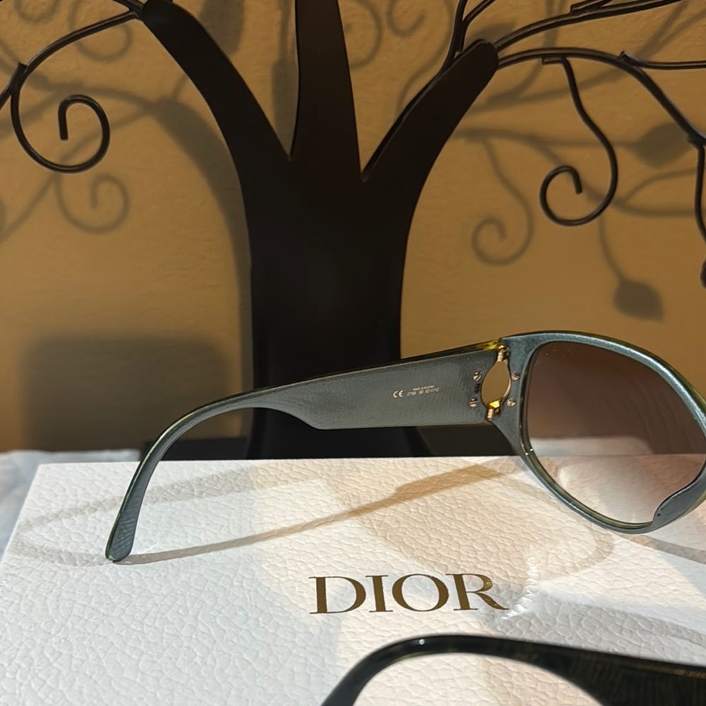 Christian Dior Authentic Green Women's Sunglasses In Amazing Condition With Box - Picture 12 of 16